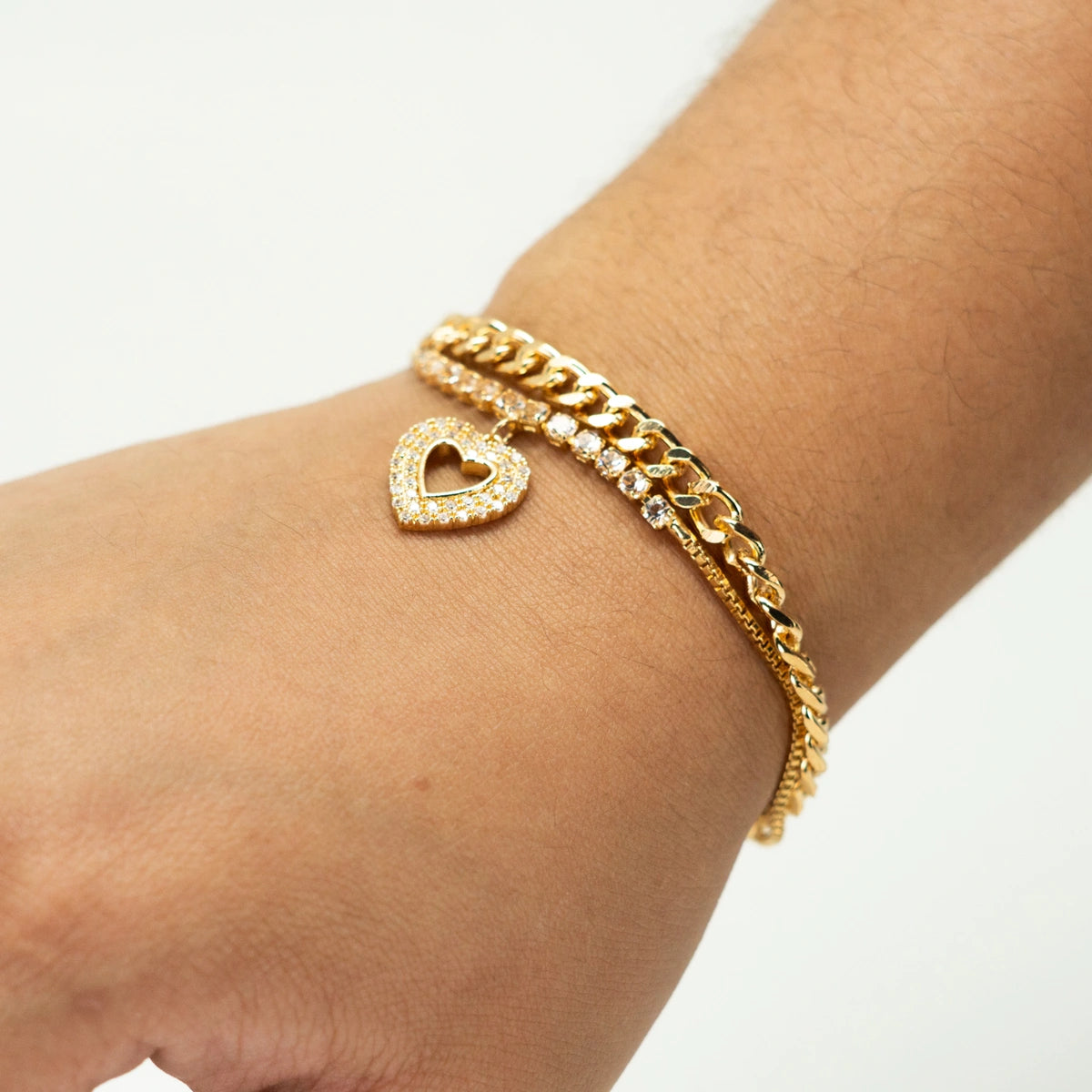 Pulseira Cravejada com pingente Coração