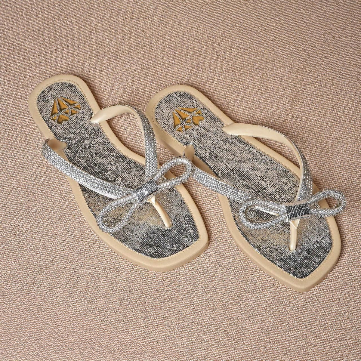 Chinelo Feminino Metalizado com Laço