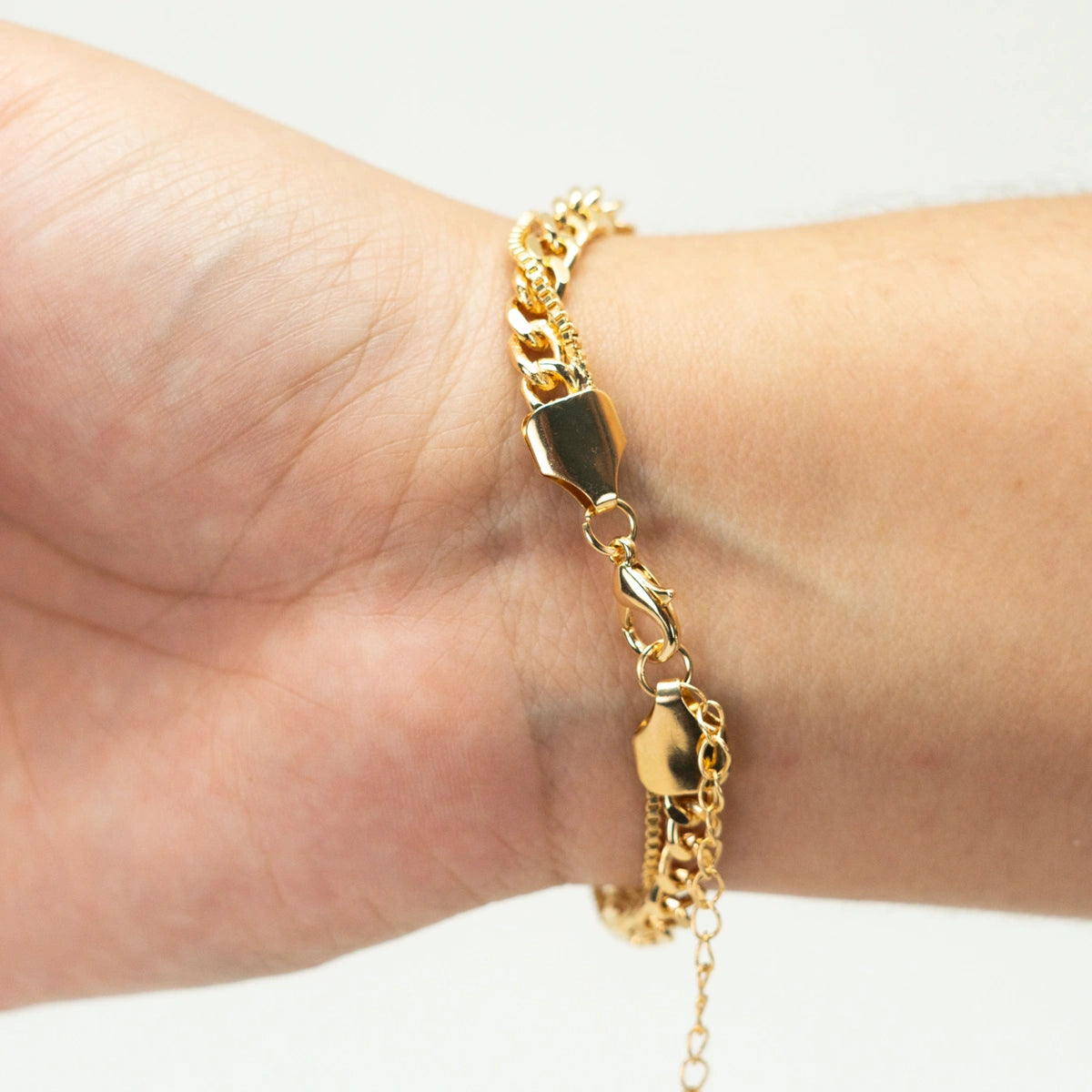 Pulseira Cravejada com pingente Coração